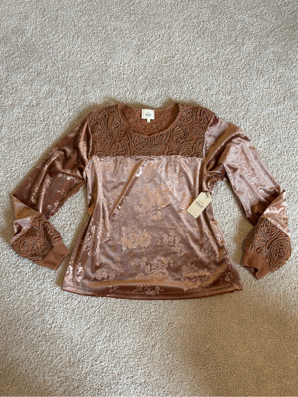 Sterling & Stitch velour floral top
